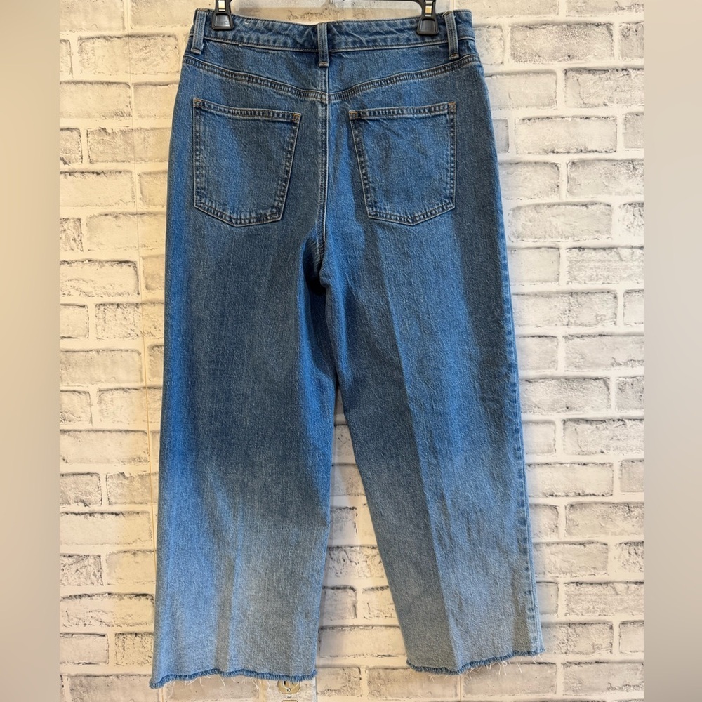 Women’s Talbots wide leg crop two tone jeans medium wash size 4 - Picture 2 of 4
